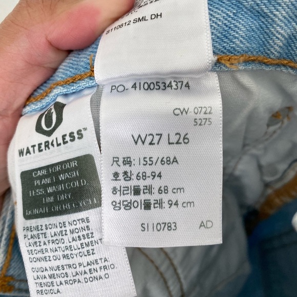 Levi's 501 Cropped Jean High Rise Straight Leg Distressed Light Wash Sz 27 x 26 - Picture 8 of 9